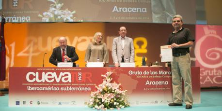 Día 4.<br>Entrega de los diplomas a las mejores comunicaciones<br>Foto:  Carlos Martínez