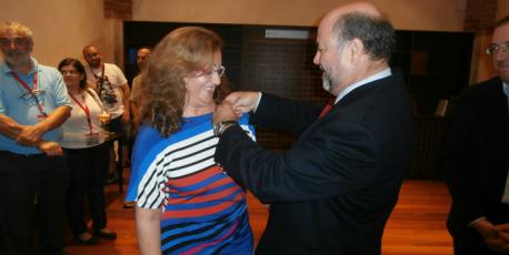 Día 2.<br>Entrega de la Estalactita de Plata de ACTE a Pepa Alcaide, anterior Vicepresidenta de la Asociación<br>Foto: Ovidio Altable