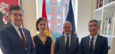 Reunión del Ministerio de Asuntos Exteriores y el Mundo Subterráneo para la formalización del Día de las Cuevas